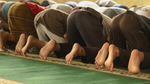 How to pray in a masjid