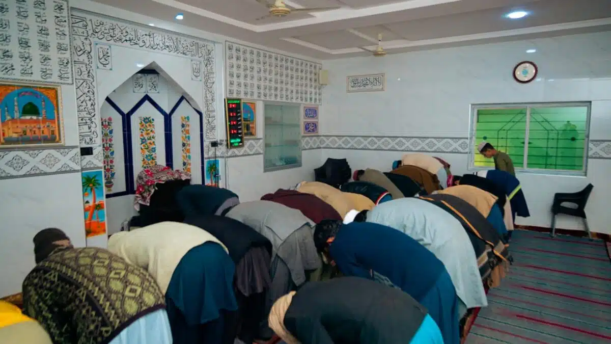 How to pray Fajr on time