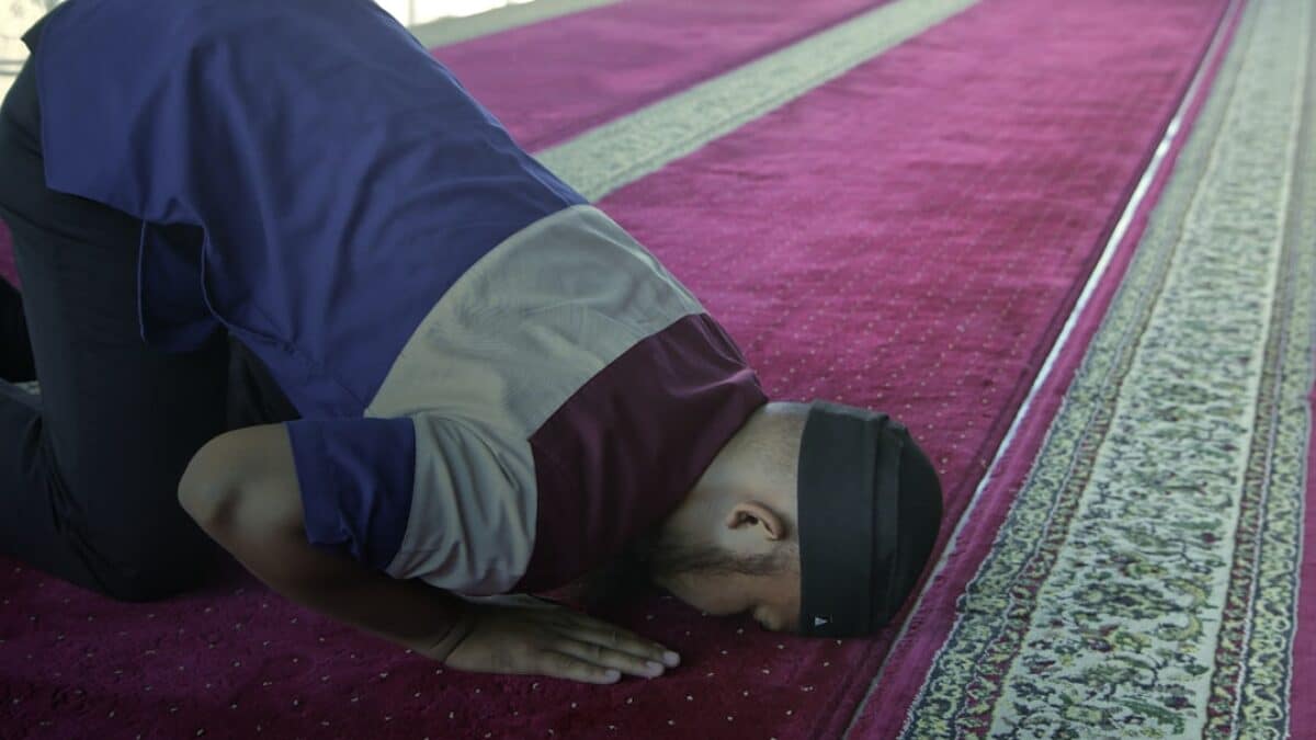 How to pray during travel